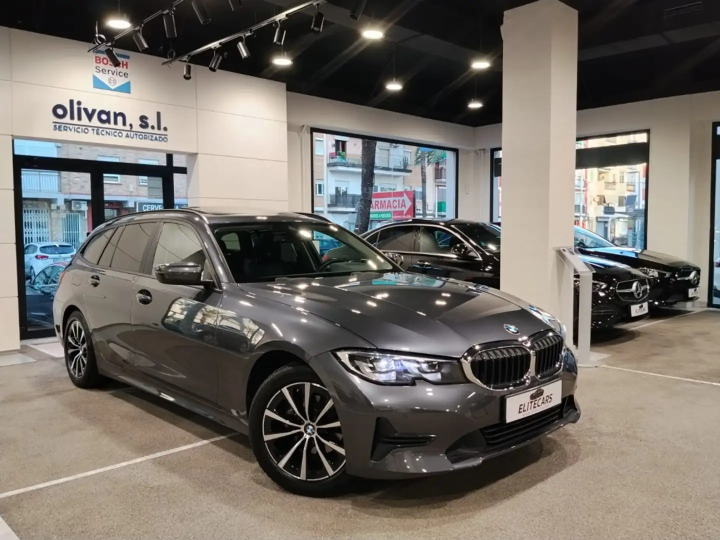 BMW 318 318dA Touring Gris - 1