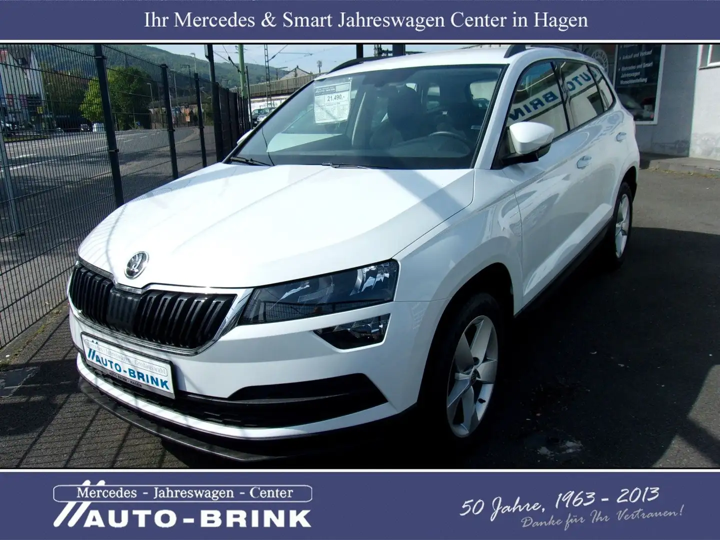 Skoda Karoq Ambition mit AHK/PTS/Tempomat/DAB Weiß - 2