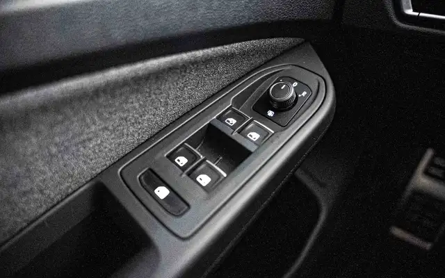 Volkswagen Golf view 21