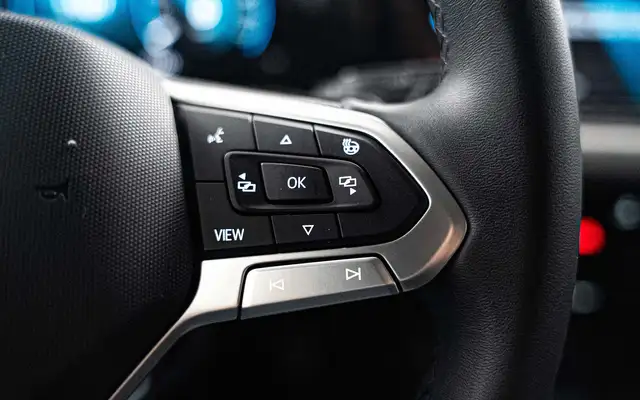 Volkswagen Golf view 13