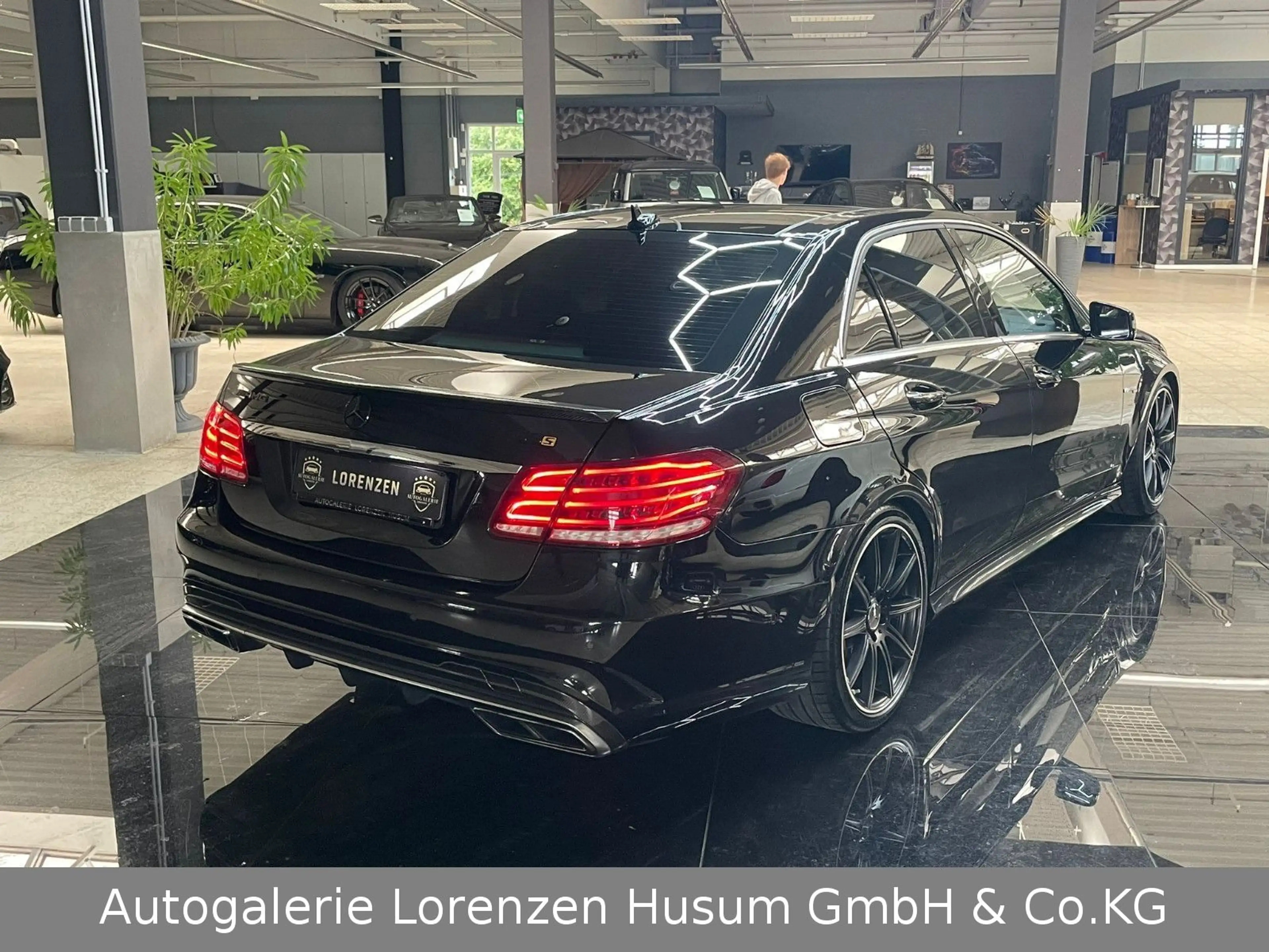 Mercedes-Benz E 63 AMG S 4Matic Keramik/B&O/RSE TV-Voll-Pano — photo 6