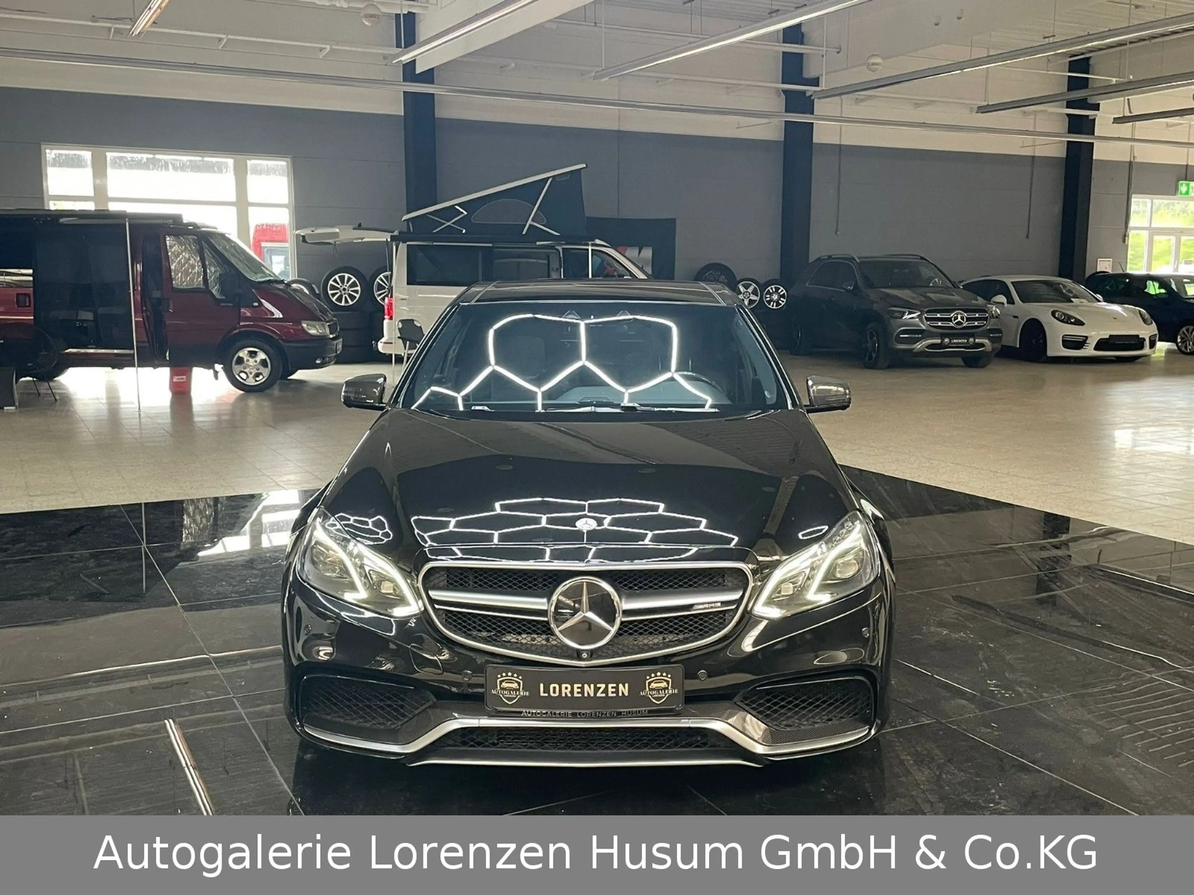 Mercedes-Benz E 63 AMG S 4Matic Keramik/B&O/RSE TV-Voll-Pano — photo 3