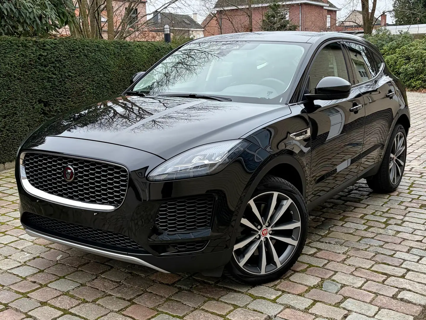 Jaguar E-Pace 2.0 T AWD S Showroom staat  ### 65000 ### Noir - 1
