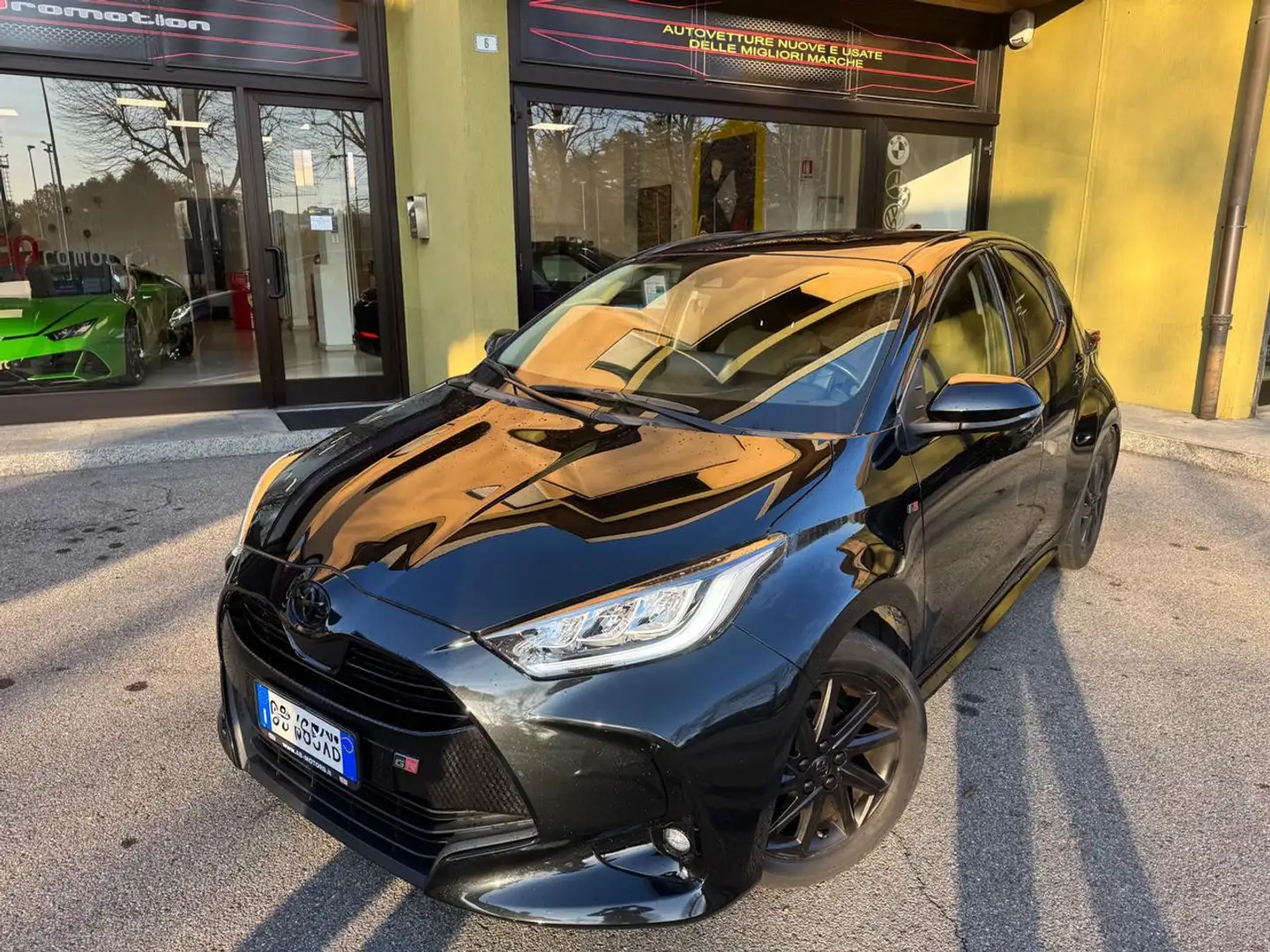 Toyota Yaris 1.0 5 porte Dynamic Noir - 2