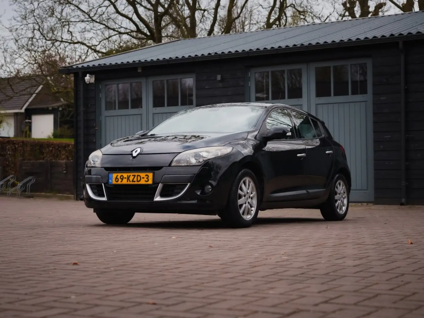 Renault Megane TCe 130 NAVI TREKHAAK lage kmstand! Noir - 2