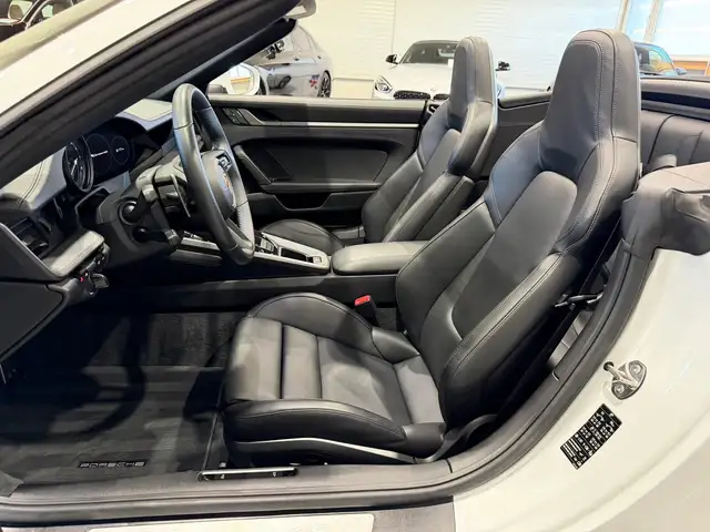 Porsche 992 Carrera 4S PDK Cabriolet / Approved / LED / BOSE Ansicht 30