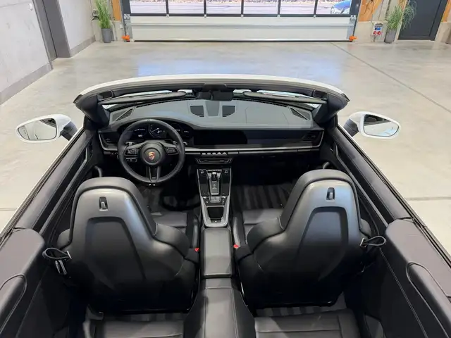 Porsche 992 Carrera 4S PDK Cabriolet / Approved / LED / BOSE Ansicht 29