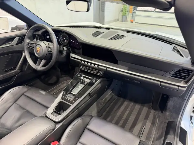 Porsche 992 Carrera 4S PDK Cabriolet / Approved / LED / BOSE Ansicht 28