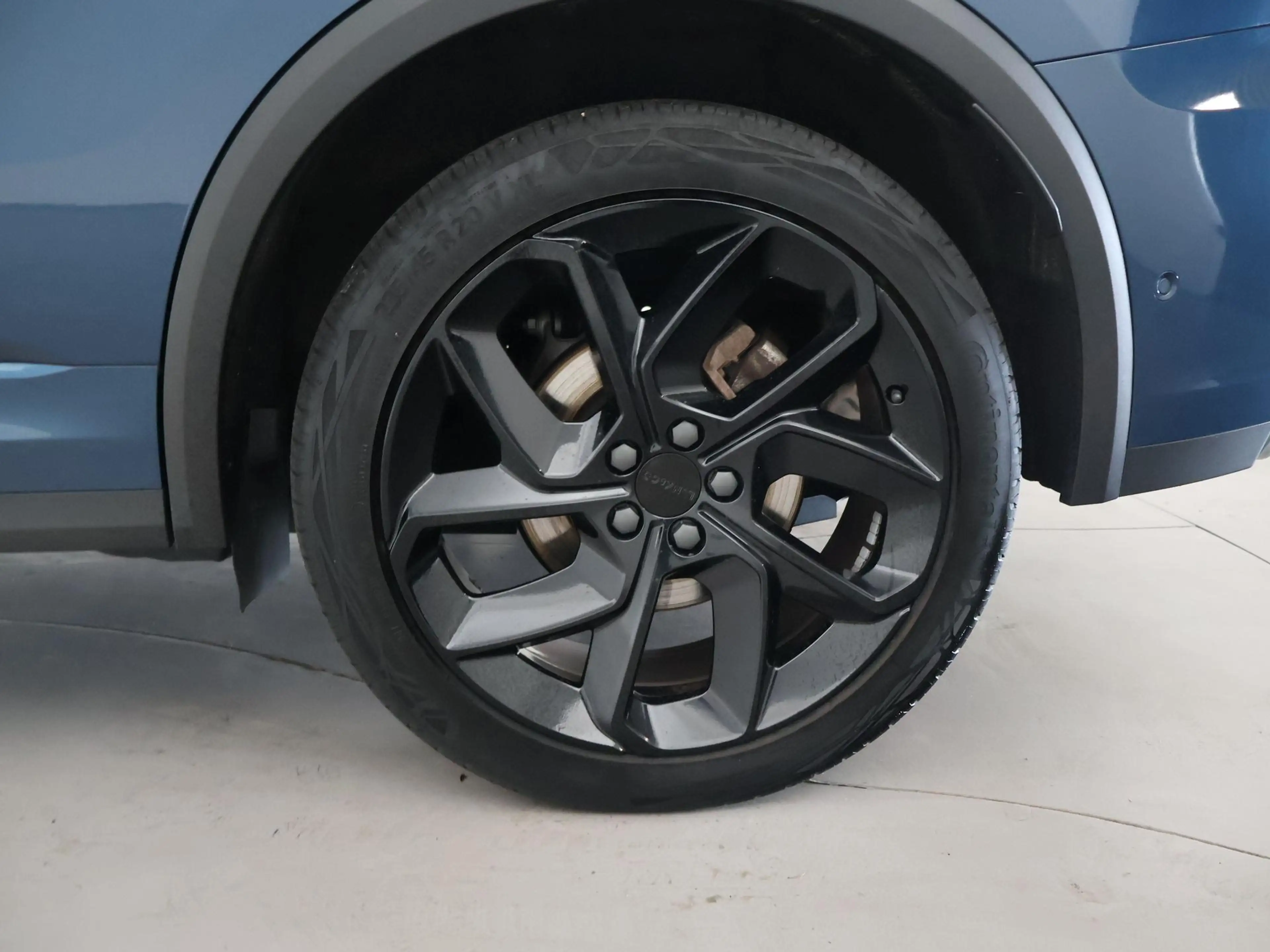 Lynk & Co 01 1.5 PLUG-IN 261 PK BLACK PACK + TREKHAAK | 360 CAM — photo 11