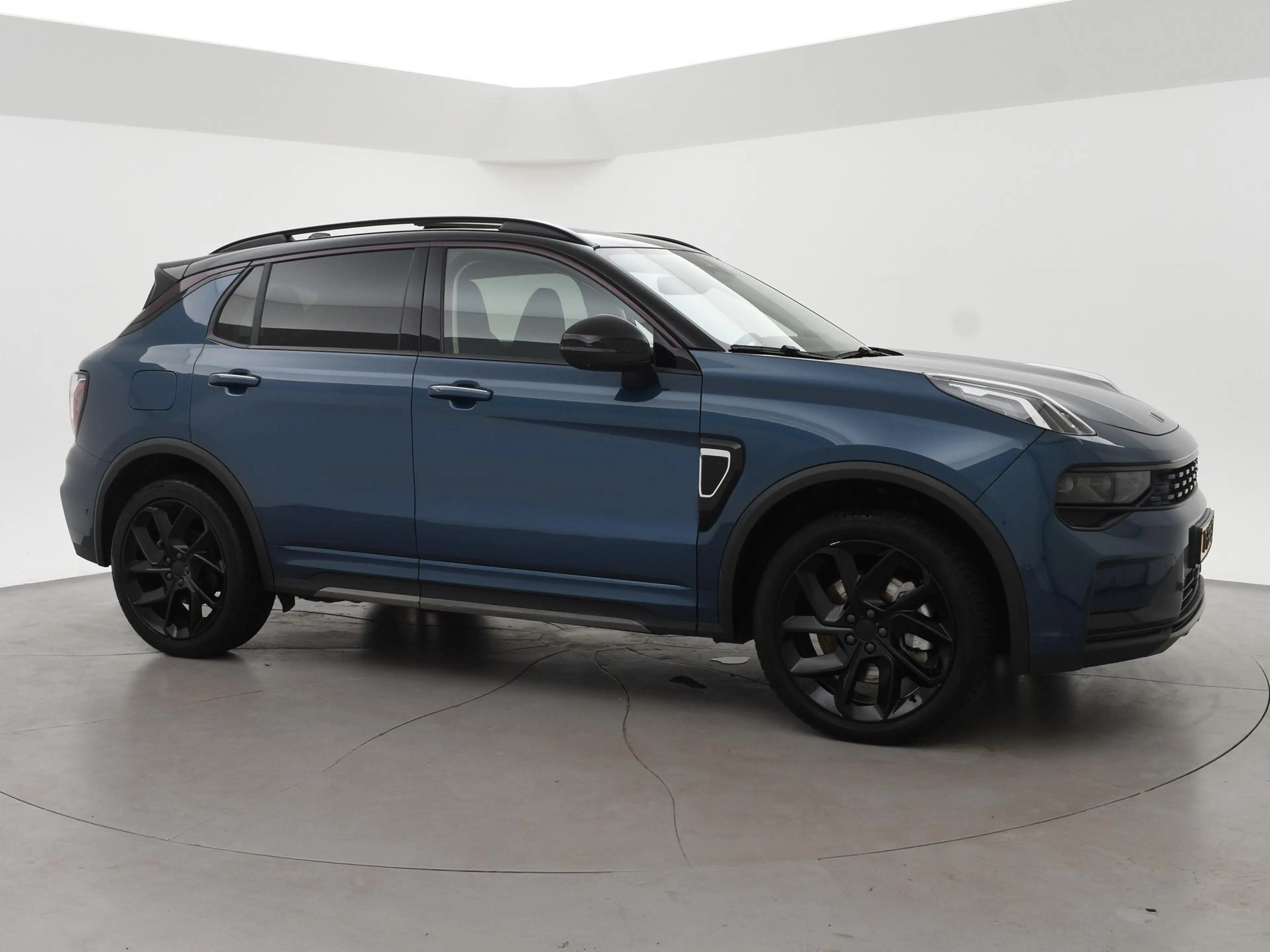 Lynk & Co 01 1.5 PLUG-IN 261 PK BLACK PACK + TREKHAAK | 360 CAM — photo 23