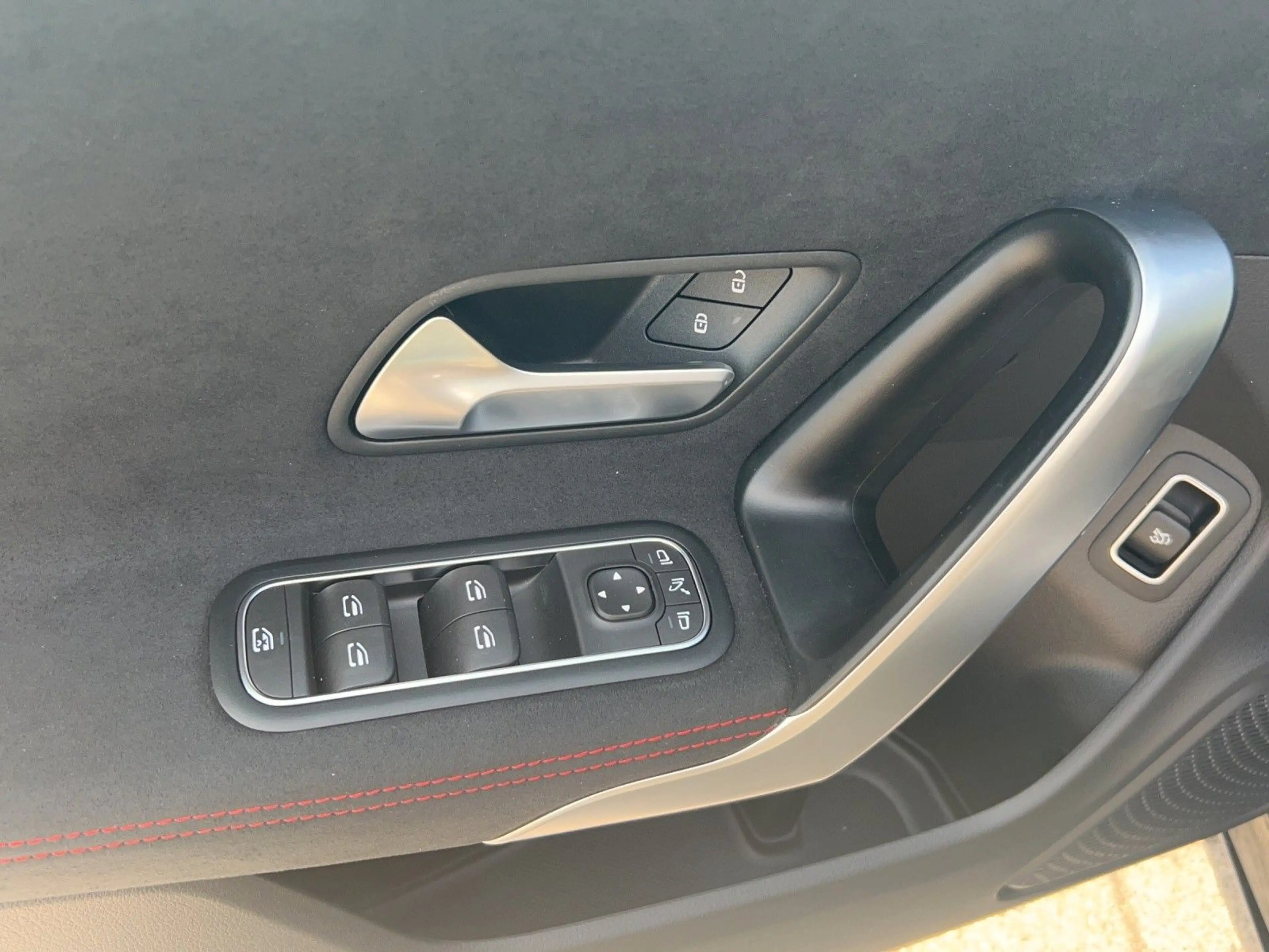 Mercedes-Benz CLA 200 *AMG-LINE*AHK*KEYLESS*MULTIBEAM*KAMERA* — photo 14