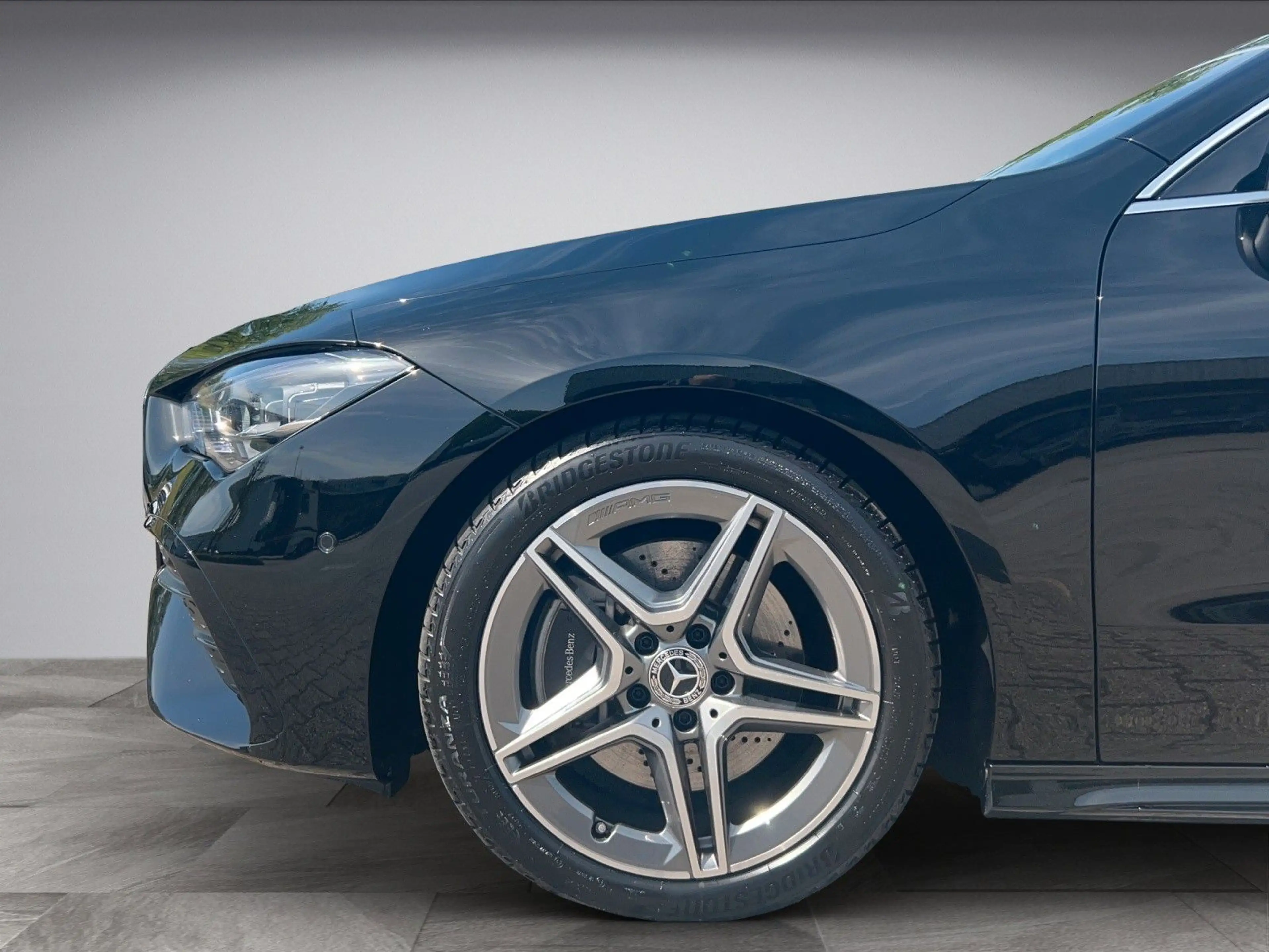 Mercedes-Benz CLA 200 *AMG-LINE*AHK*KEYLESS*MULTIBEAM*KAMERA* — photo 4