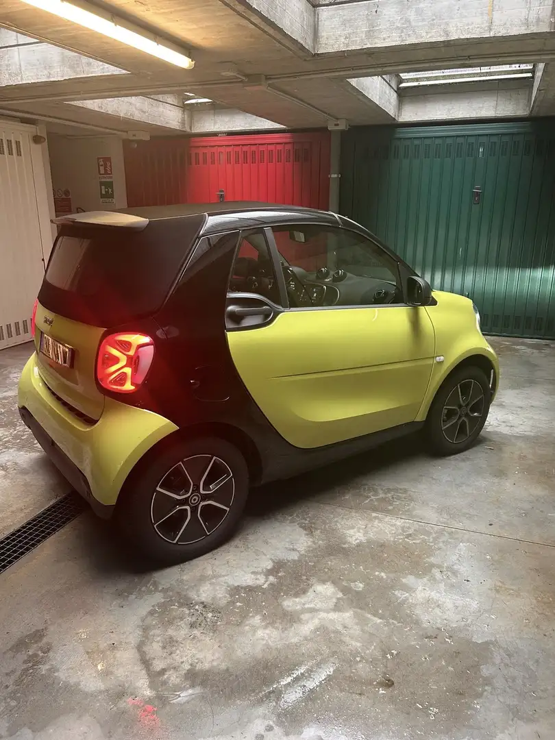 smart forTwo Cabrio eq Passion 22kW Giallo - 2