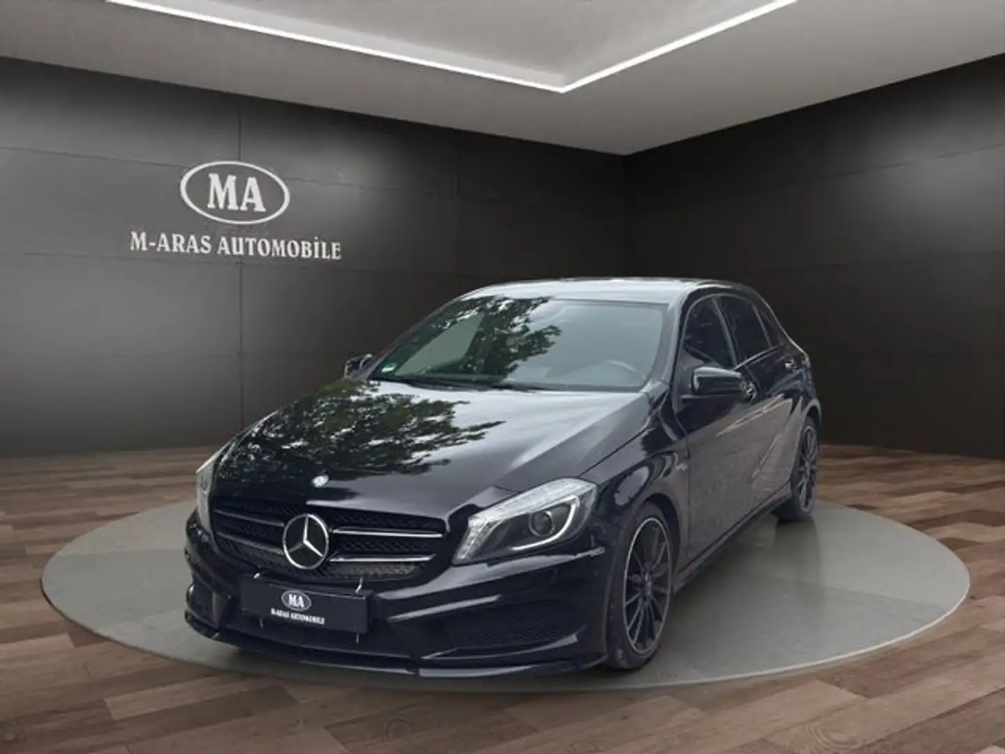 Mercedes-Benz A 200 -Klasse BlueEfficiency AMG-Line Zwart - 1