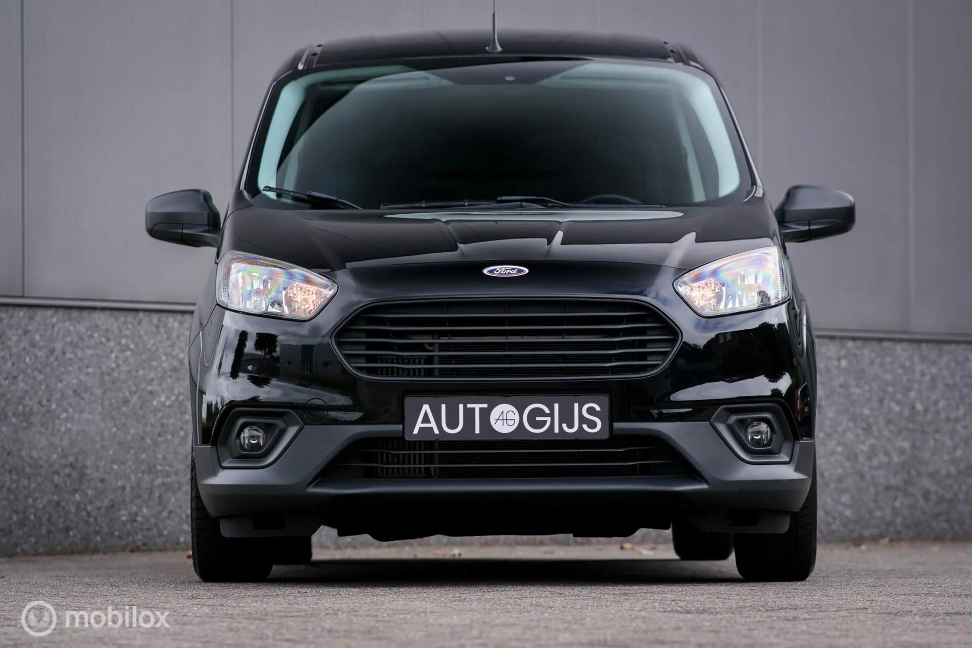 Ford Transit Courier 1.0 Ambiente | Trekhaak | Navigatie | Stoelverwarm — photo 3