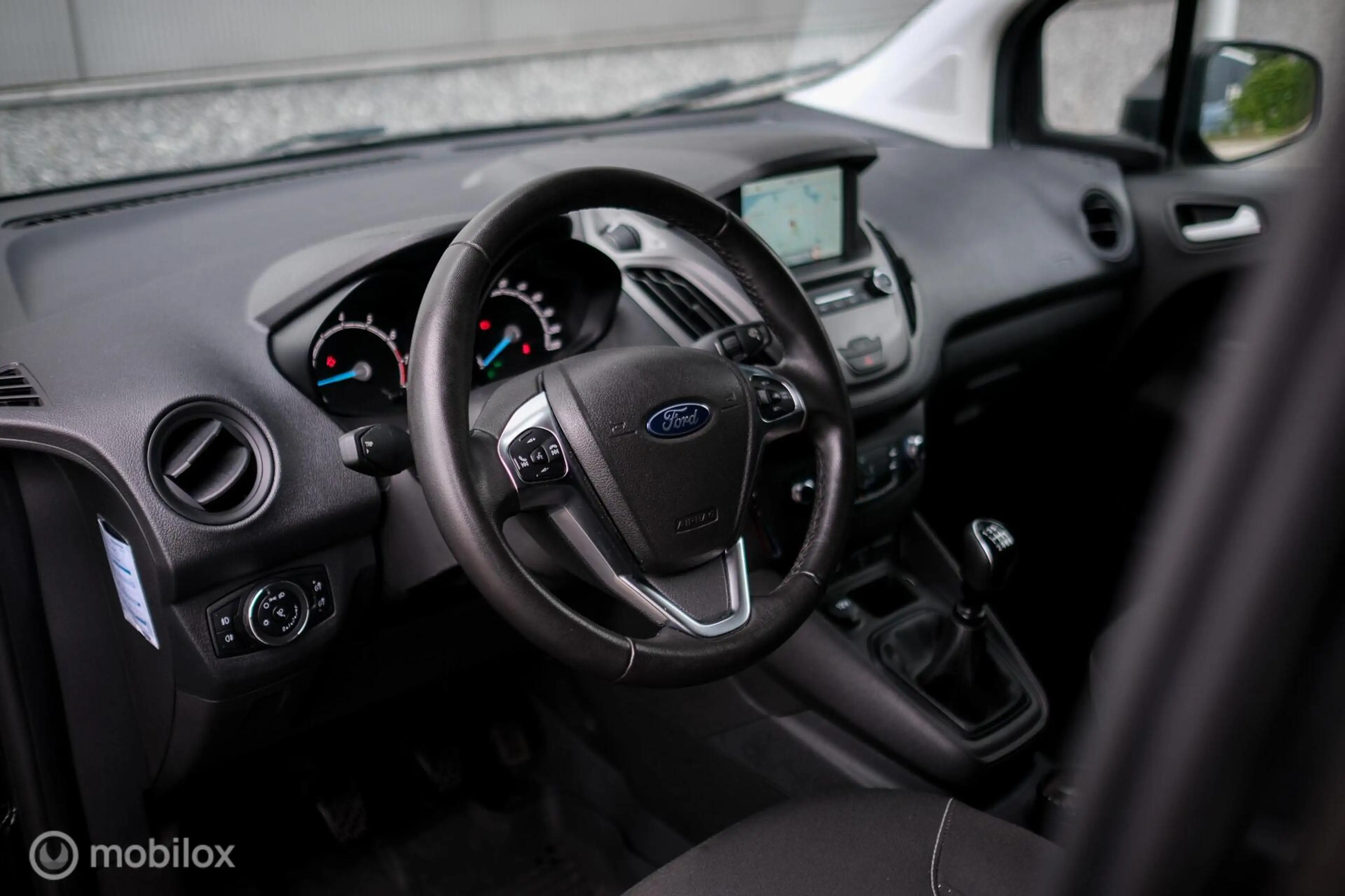Ford Transit Courier 1.0 Ambiente | Trekhaak | Navigatie | Stoelverwarm — photo 2