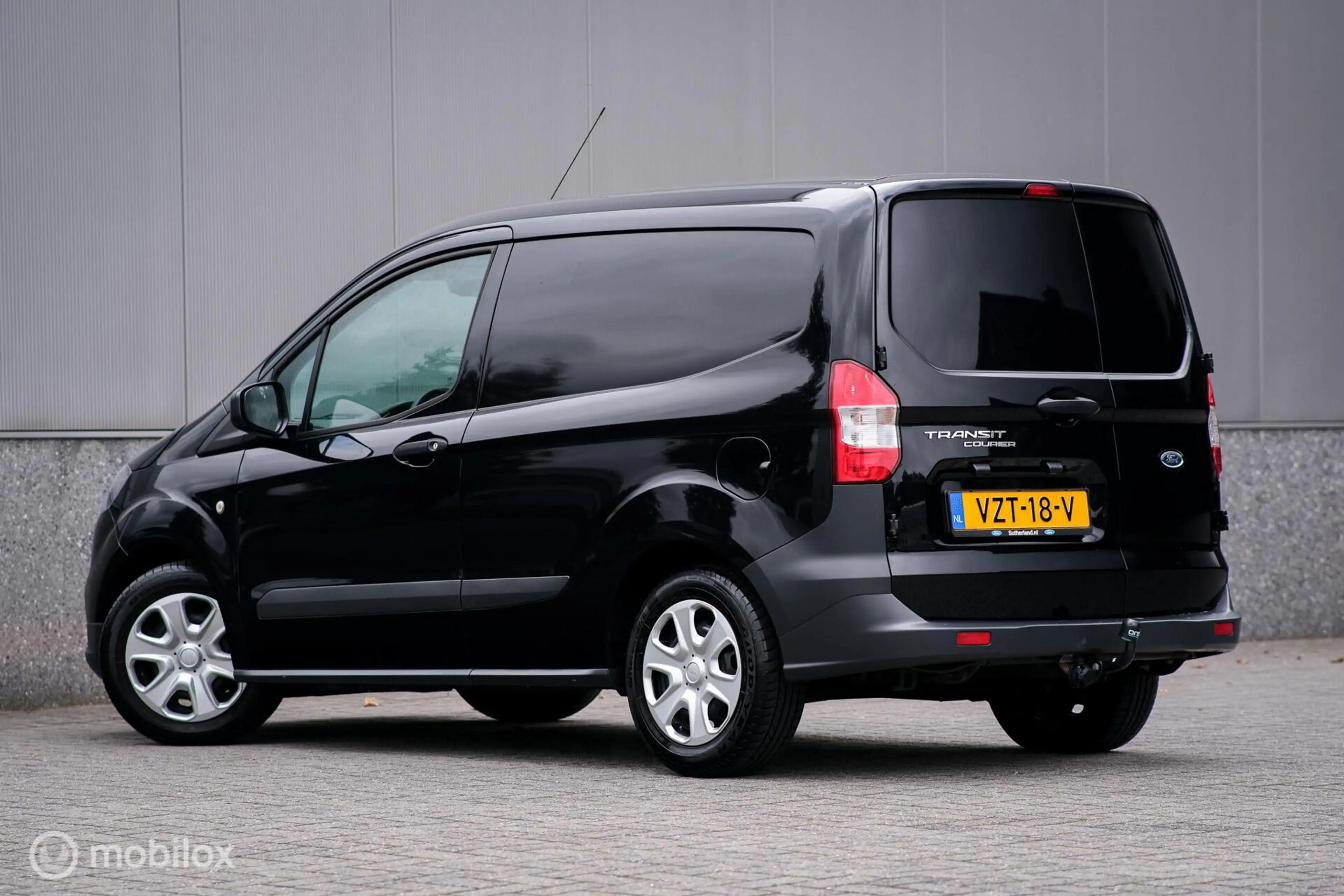 Ford Transit Courier 1.0 Ambiente | Trekhaak | Navigatie | Stoelverwarm — photo 9