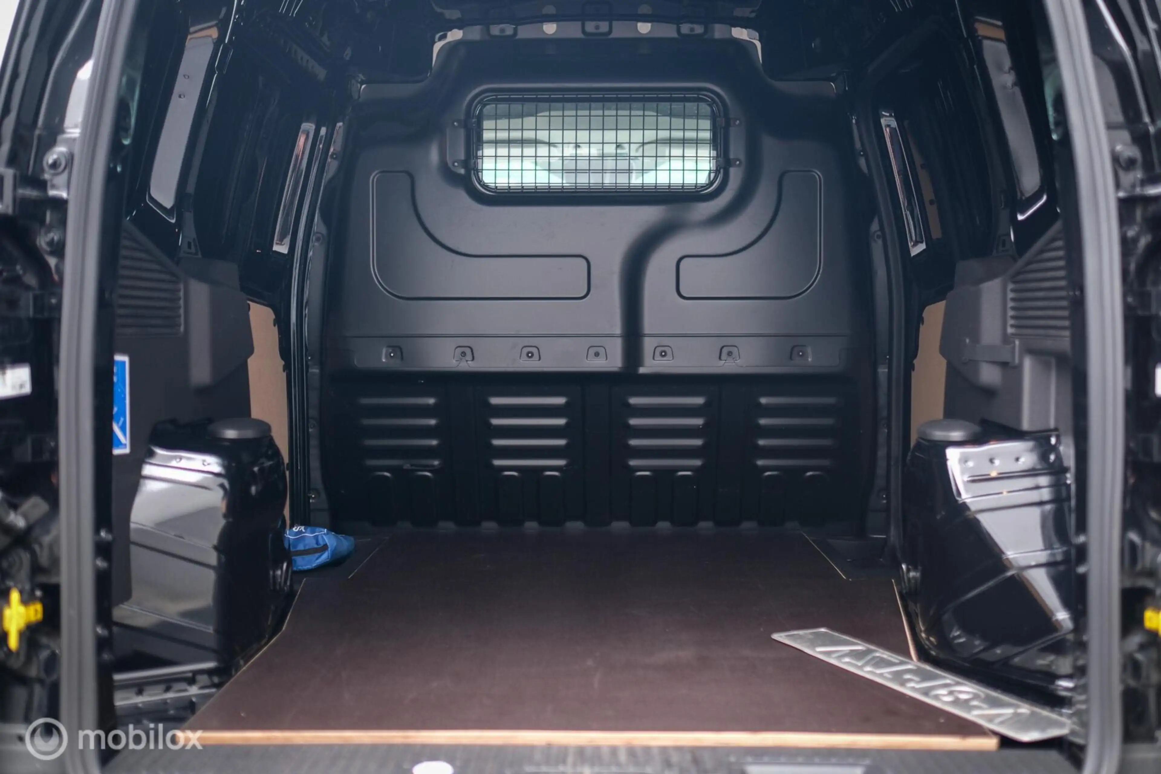 Ford Transit Courier 1.0 Ambiente | Trekhaak | Navigatie | Stoelverwarm — photo 13