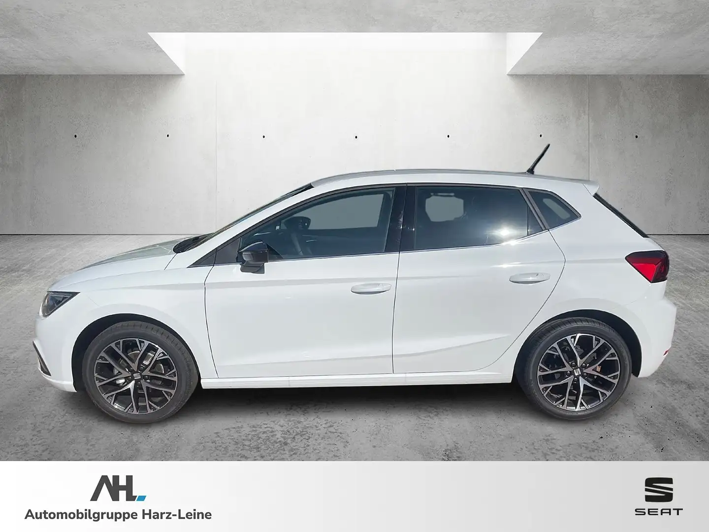 SEAT Ibiza 1,0 TSI XCELLENCE LED NAVI ASSISTENZ M White - 2