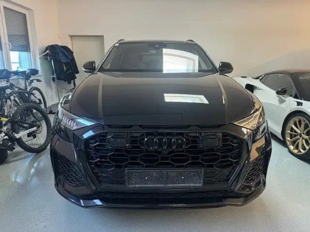 Audi Q8 4.0 TFSI quattro Performance Voll Ansicht 3