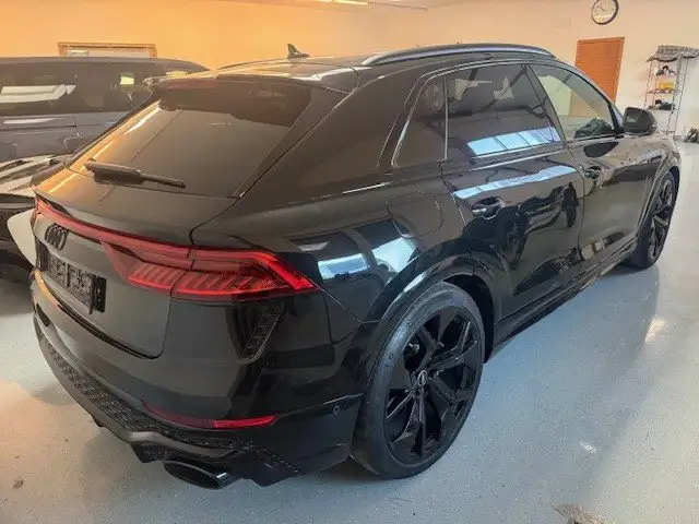 Audi Q8 4.0 TFSI quattro Performance Voll Ansicht 2