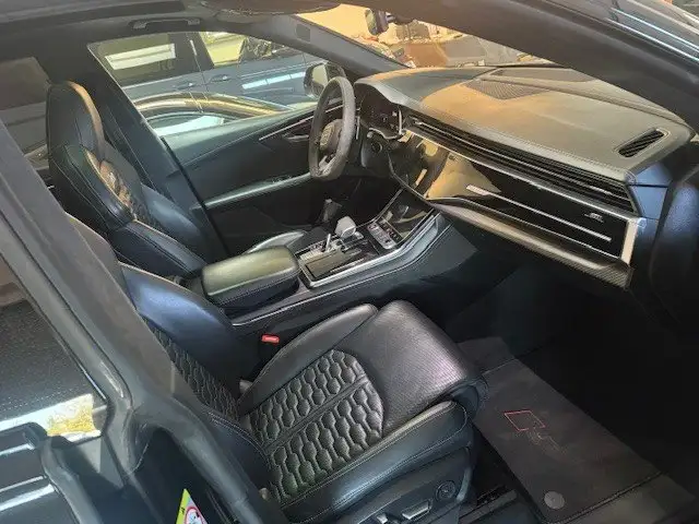 Audi Q8 4.0 TFSI quattro Performance Voll Ansicht 9