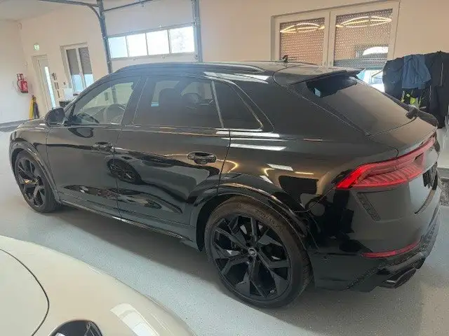 Audi Q8 4.0 TFSI quattro Performance Voll Ansicht 5