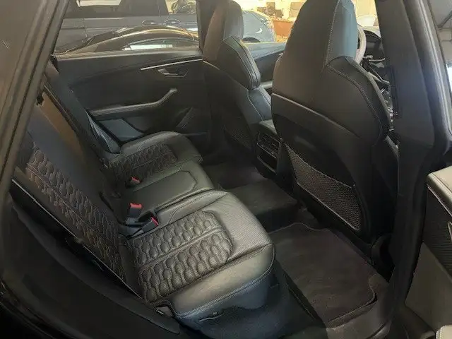 Audi Q8 4.0 TFSI quattro Performance Voll Ansicht 10