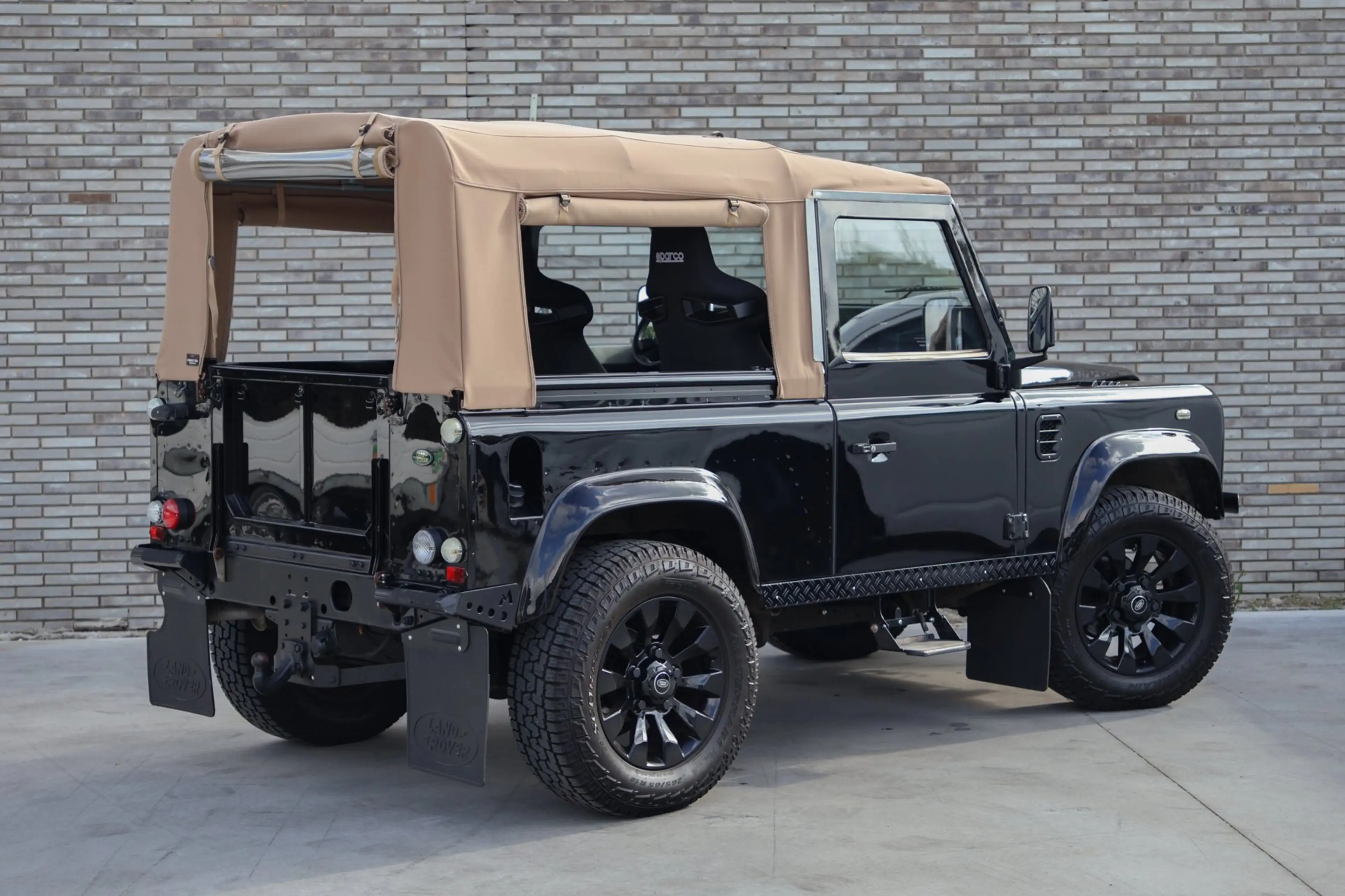 Land Rover Defender 2.5 Td5 SW 90" * CABRIOLET * SWATOOTH 18'' * ESPAR — photo 13