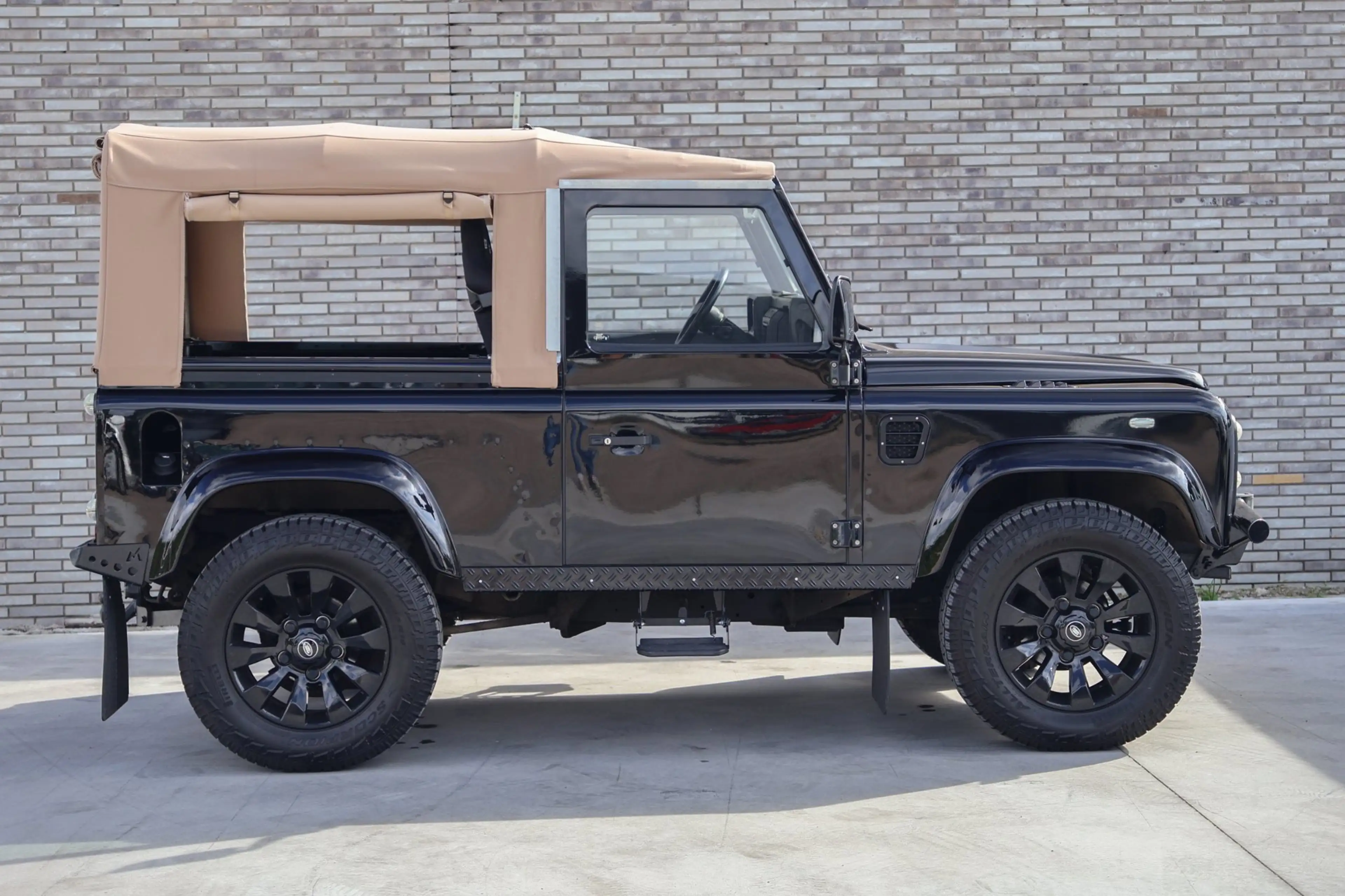 Land Rover Defender 2.5 Td5 SW 90" * CABRIOLET * SWATOOTH 18'' * ESPAR — photo 9
