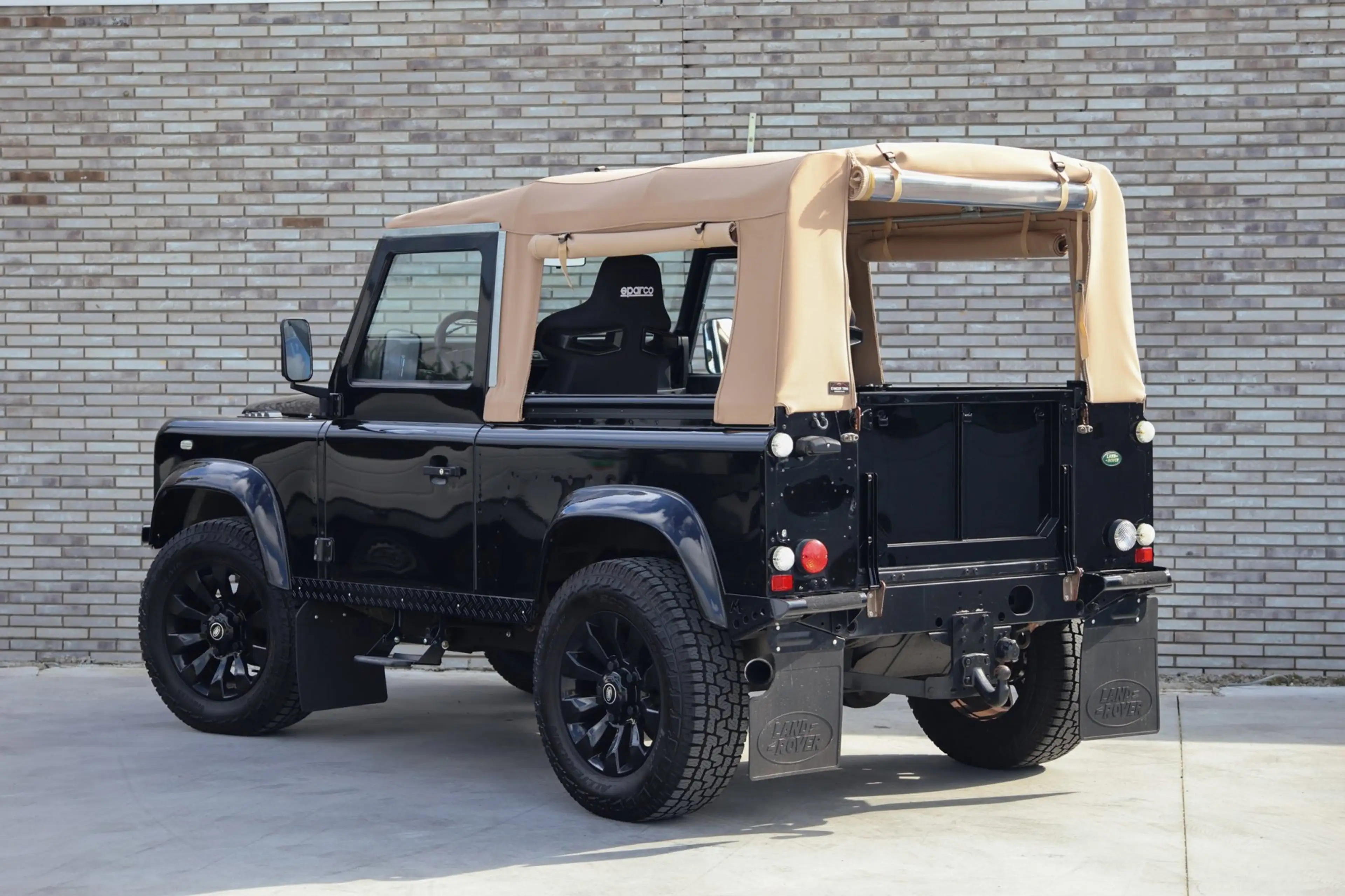 Land Rover Defender 2.5 Td5 SW 90" * CABRIOLET * SWATOOTH 18'' * ESPAR — photo 17