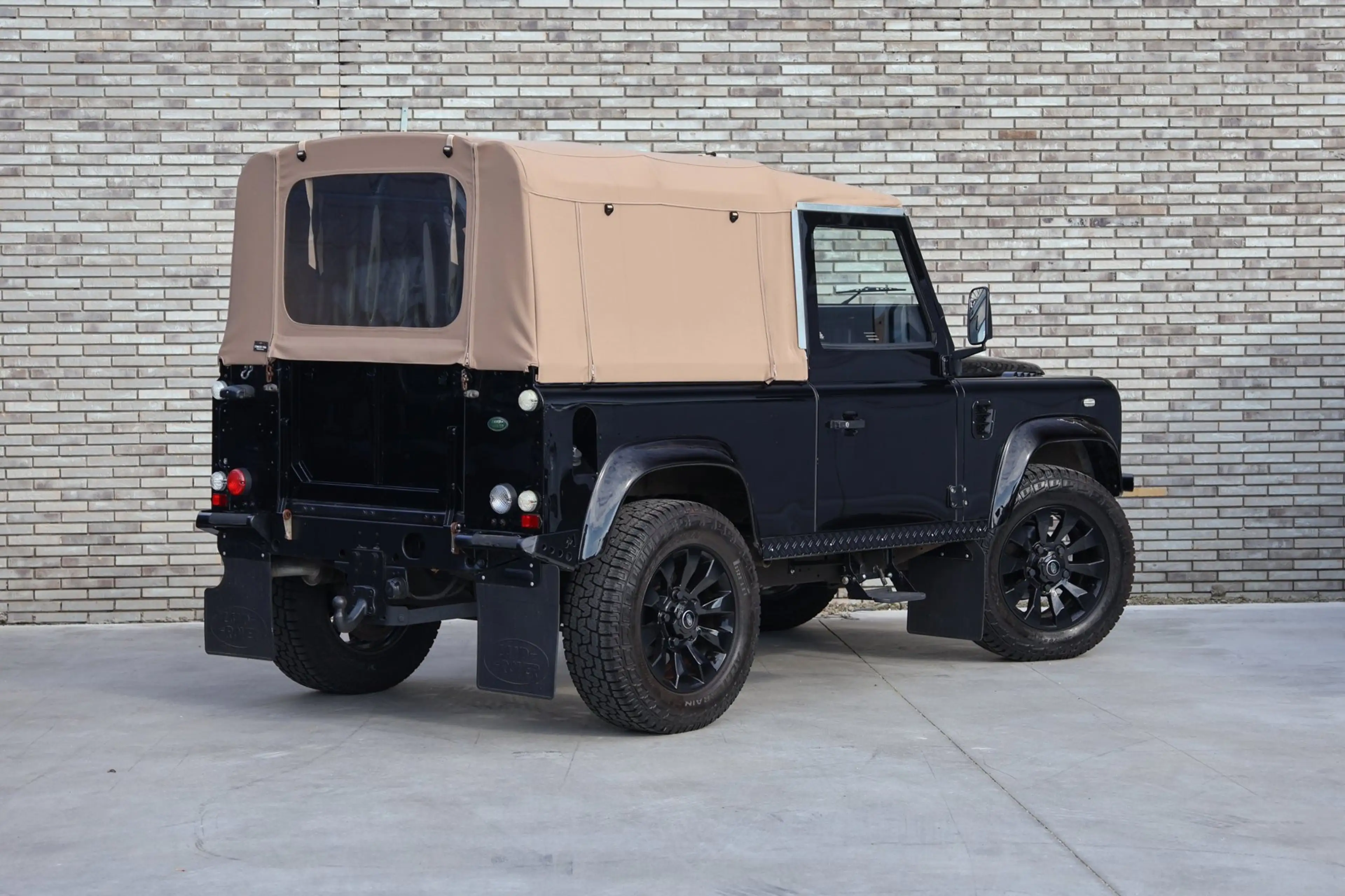 Land Rover Defender 2.5 Td5 SW 90" * CABRIOLET * SWATOOTH 18'' * ESPAR — photo 10