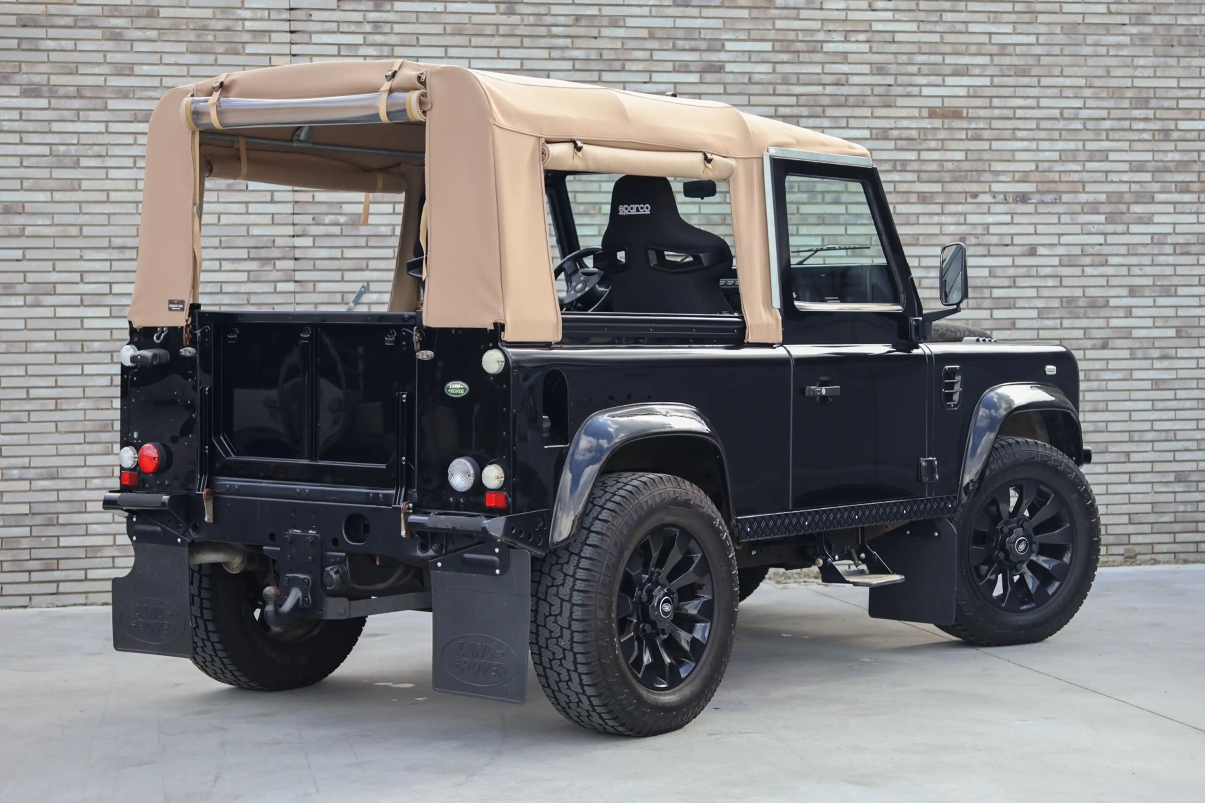 Land Rover Defender 2.5 Td5 SW 90" * CABRIOLET * SWATOOTH 18'' * ESPAR — photo 12