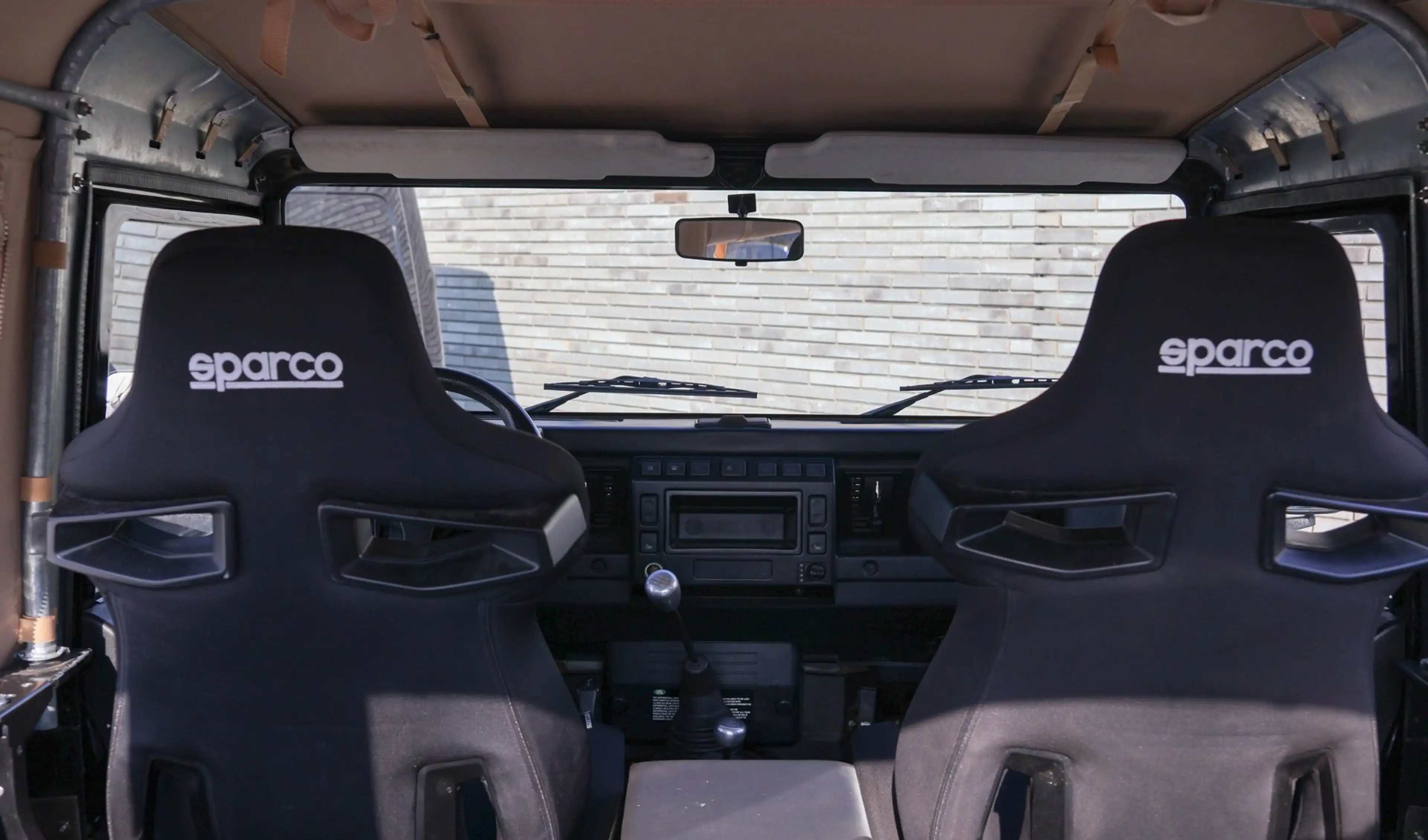 Land Rover Defender 2.5 Td5 SW 90" * CABRIOLET * SWATOOTH 18'' * ESPAR — photo 21