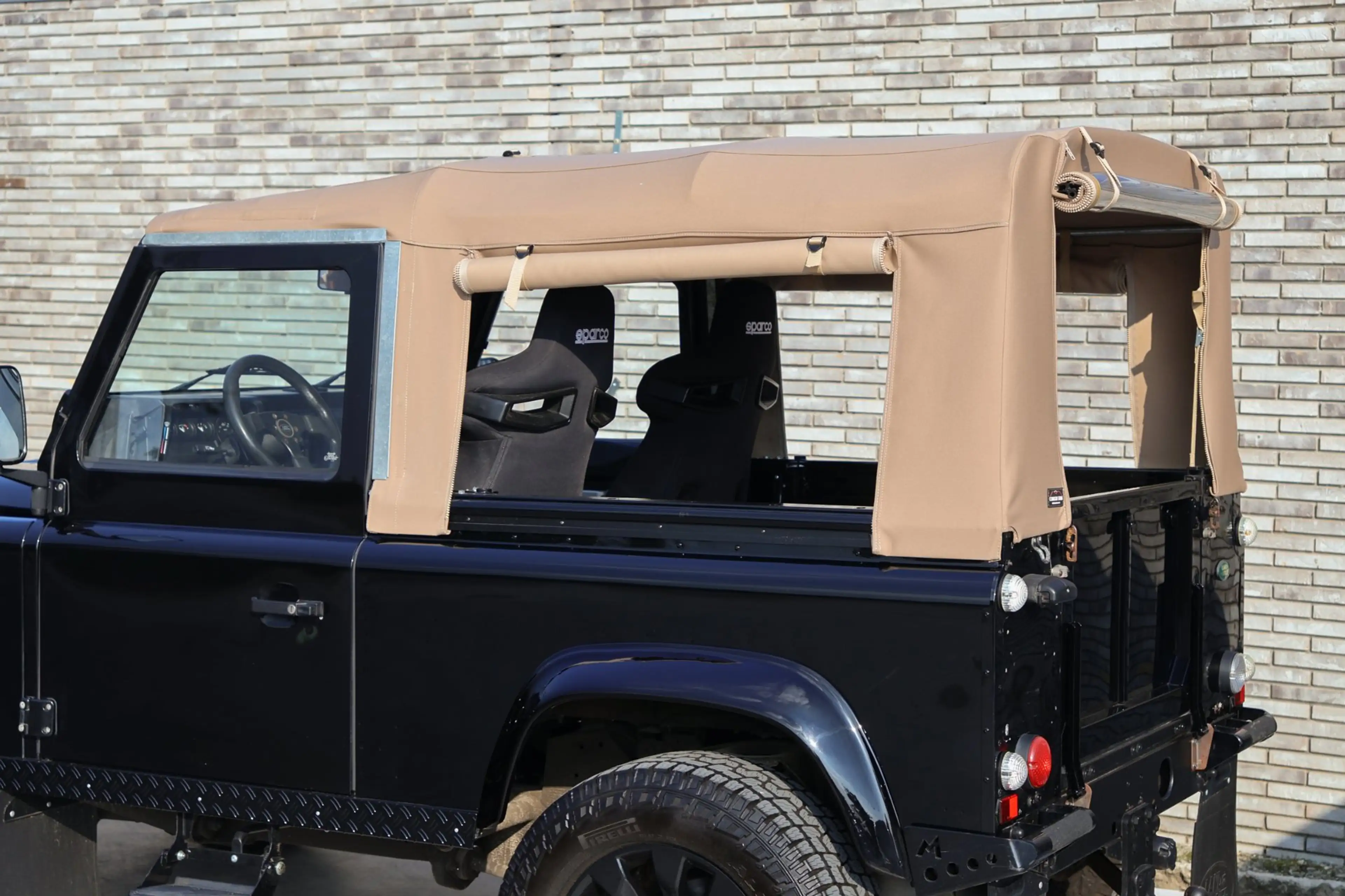 Land Rover Defender 2.5 Td5 SW 90" * CABRIOLET * SWATOOTH 18'' * ESPAR — photo 23