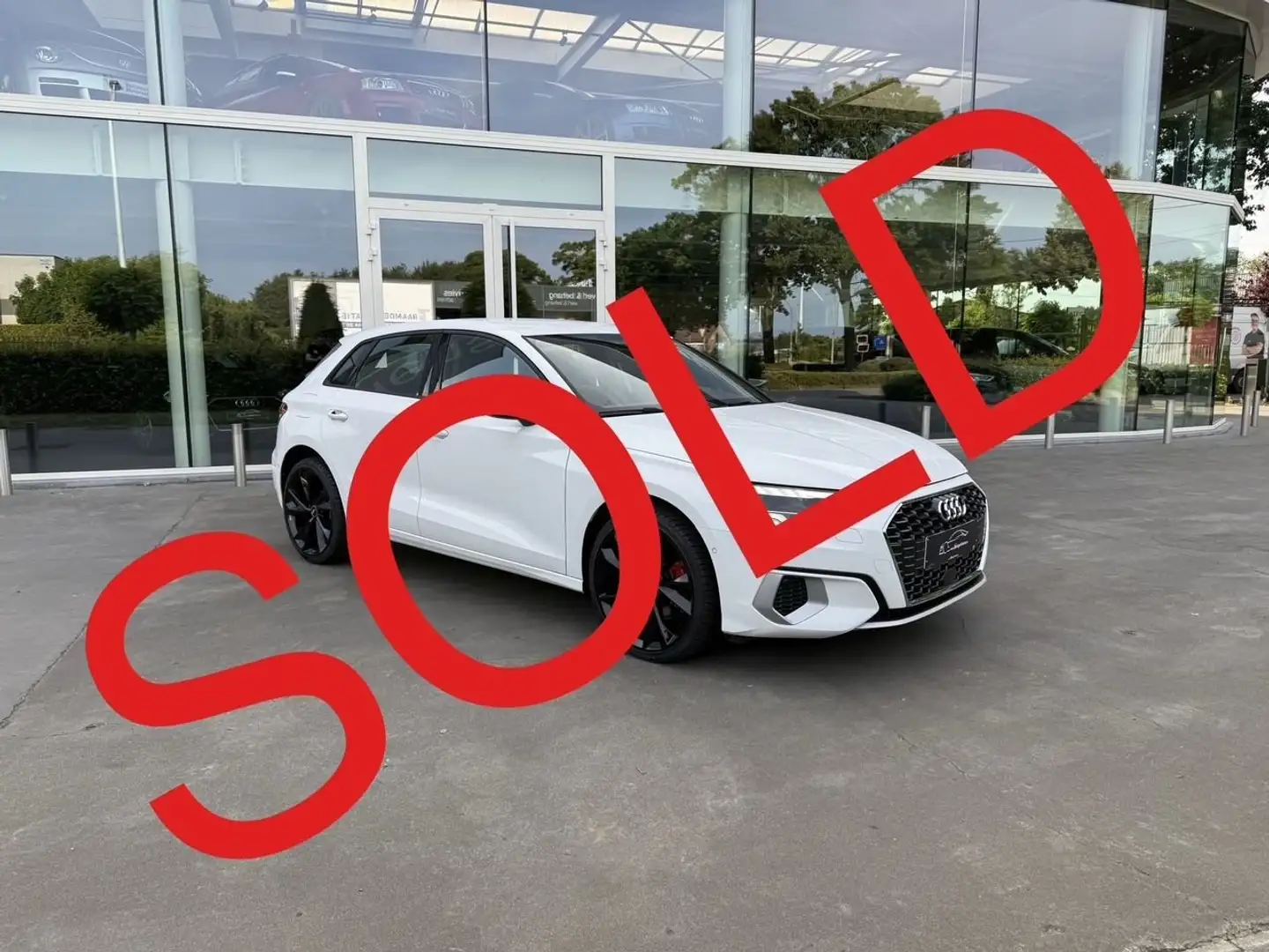 Audi A3 SOLD BIJ GARAGE VRIENS YVES BV!!!!! Blanc - 1