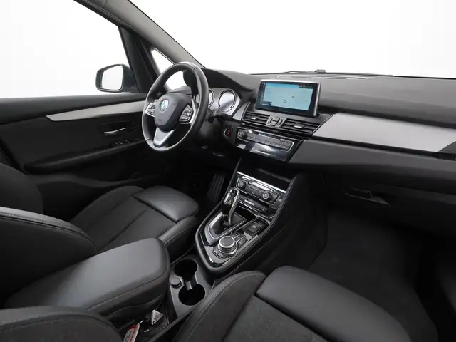 BMW 2 Series view 2