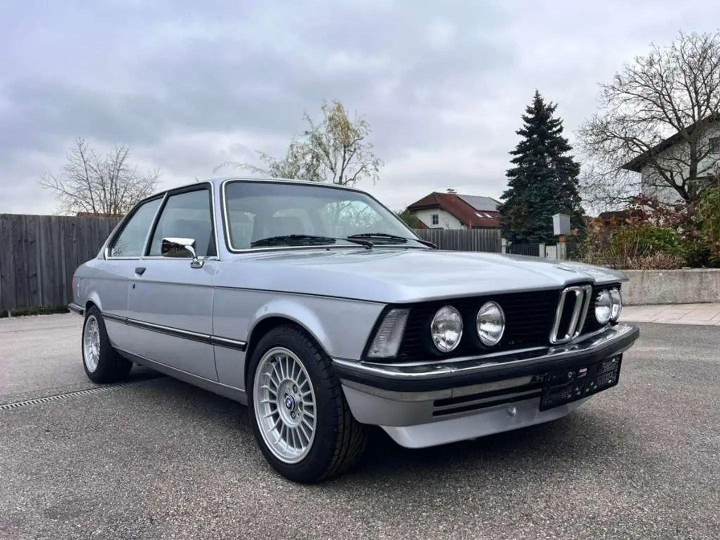 BMW 323 323i Limousine Argent - 1