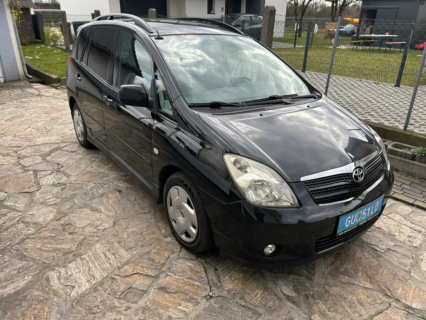 Toyota Corolla Verso Corolla Verso 2.0 D-4D Schwarz - 1