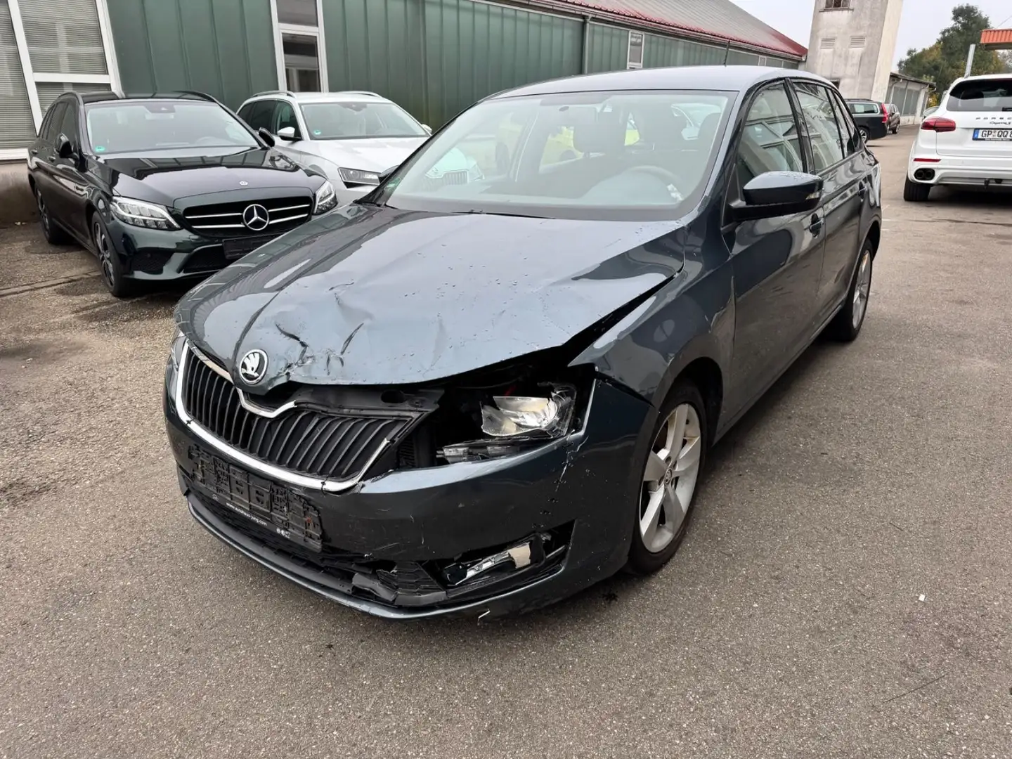 Skoda Rapid/Spaceback Spaceback Cool Edition Grau - 1