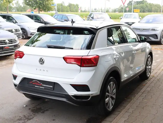 Volkswagen T-Roc view 10