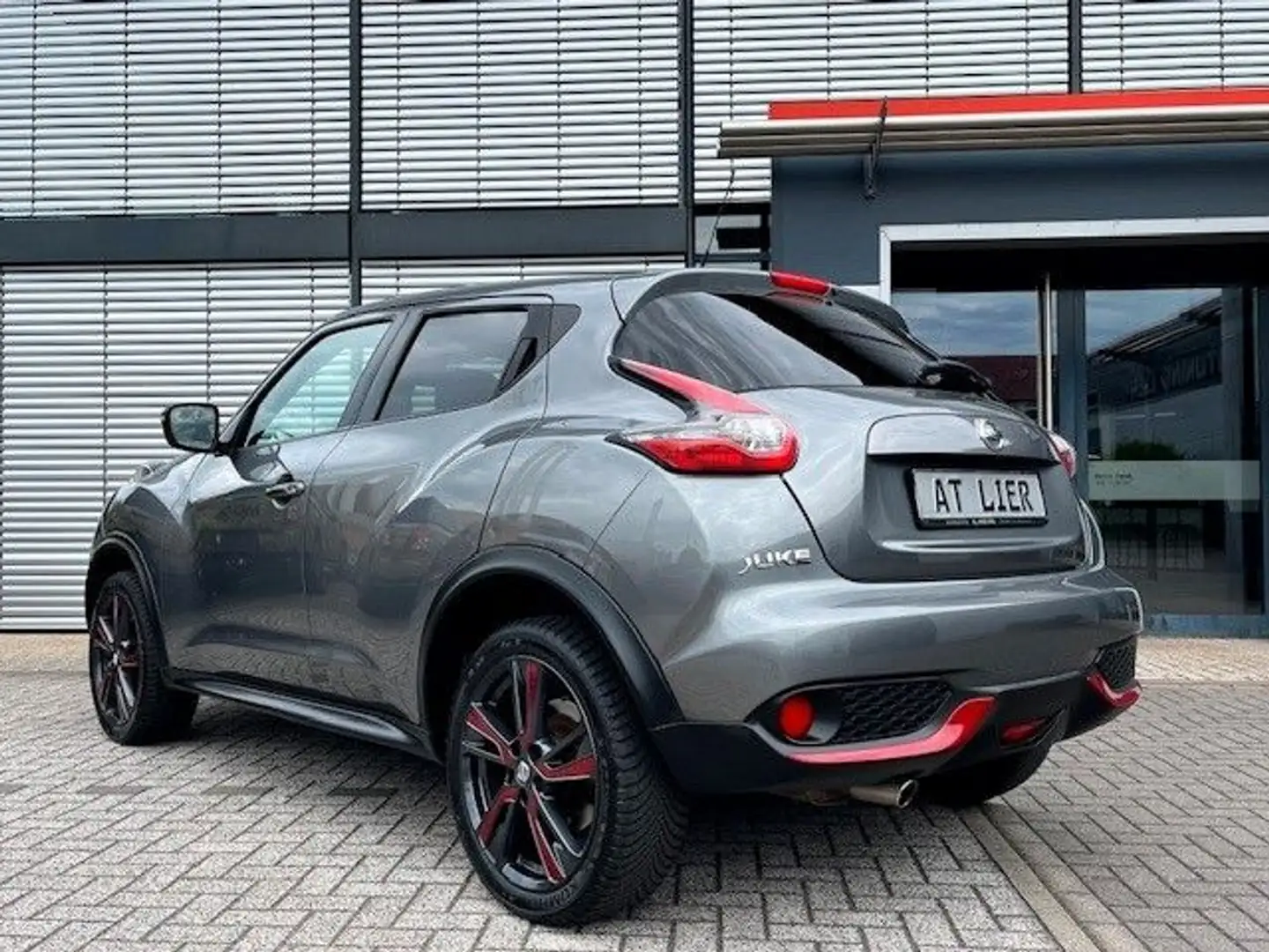Nissan Juke N-Connecta 1.2 DIG-T 115 Start&Stop Grau - 2