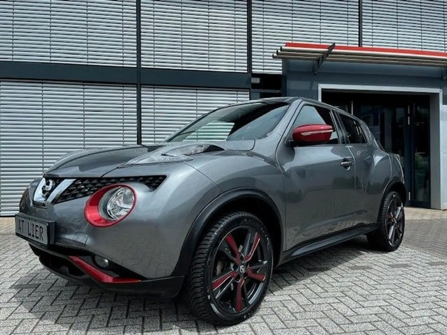 Nissan Juke N-Connecta 1.2 DIG-T 115 Start&Stop Grau - 1