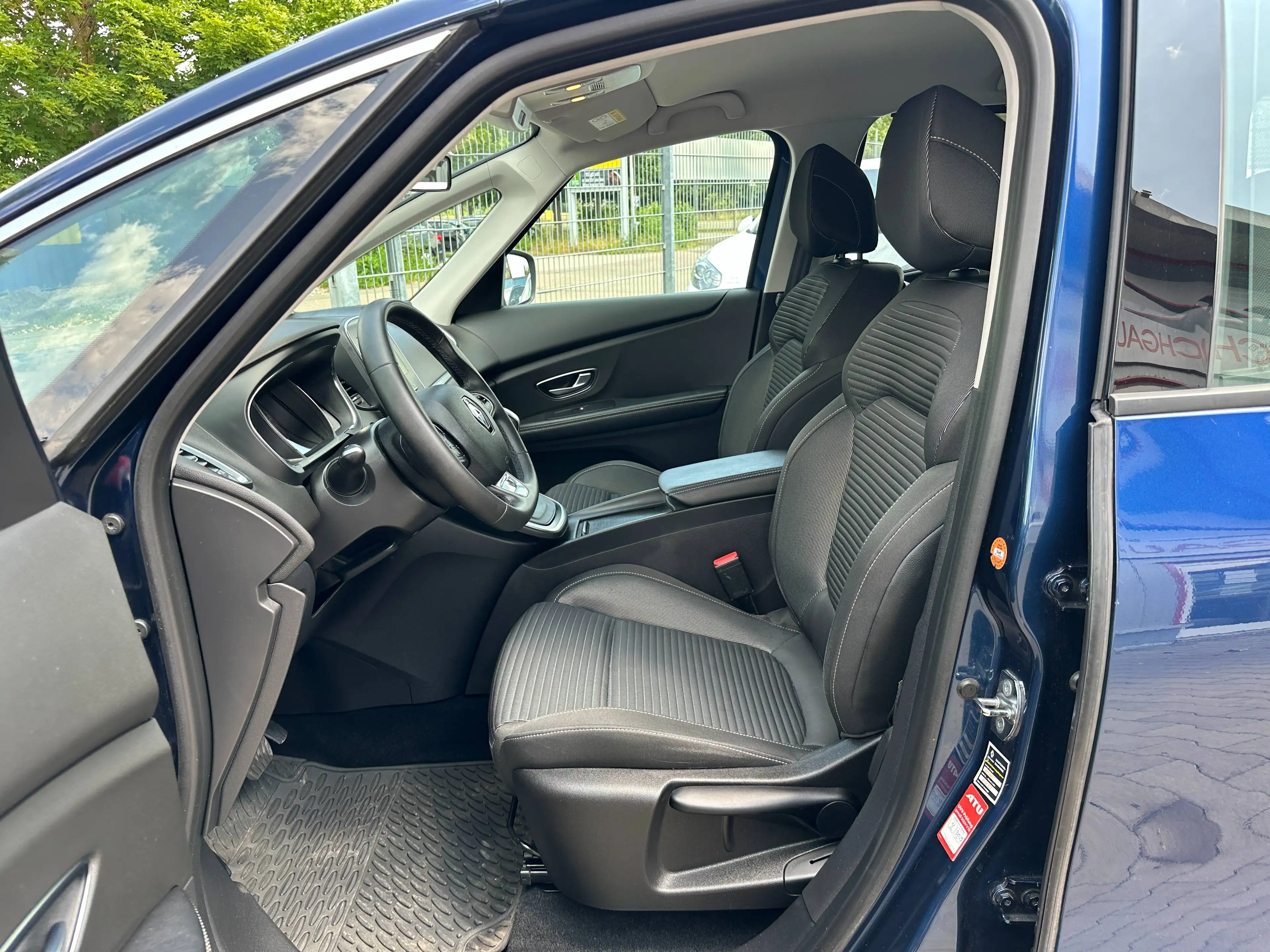Renault Scenic Grand 1.7 BLUE dci*AUTOMATIK*Navi*Parkpilot*Sitzhz — photo 13