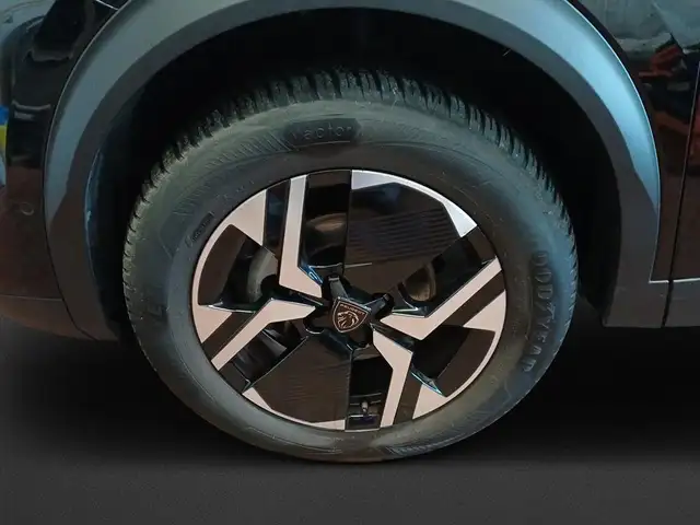 Peugeot 2008 view 8