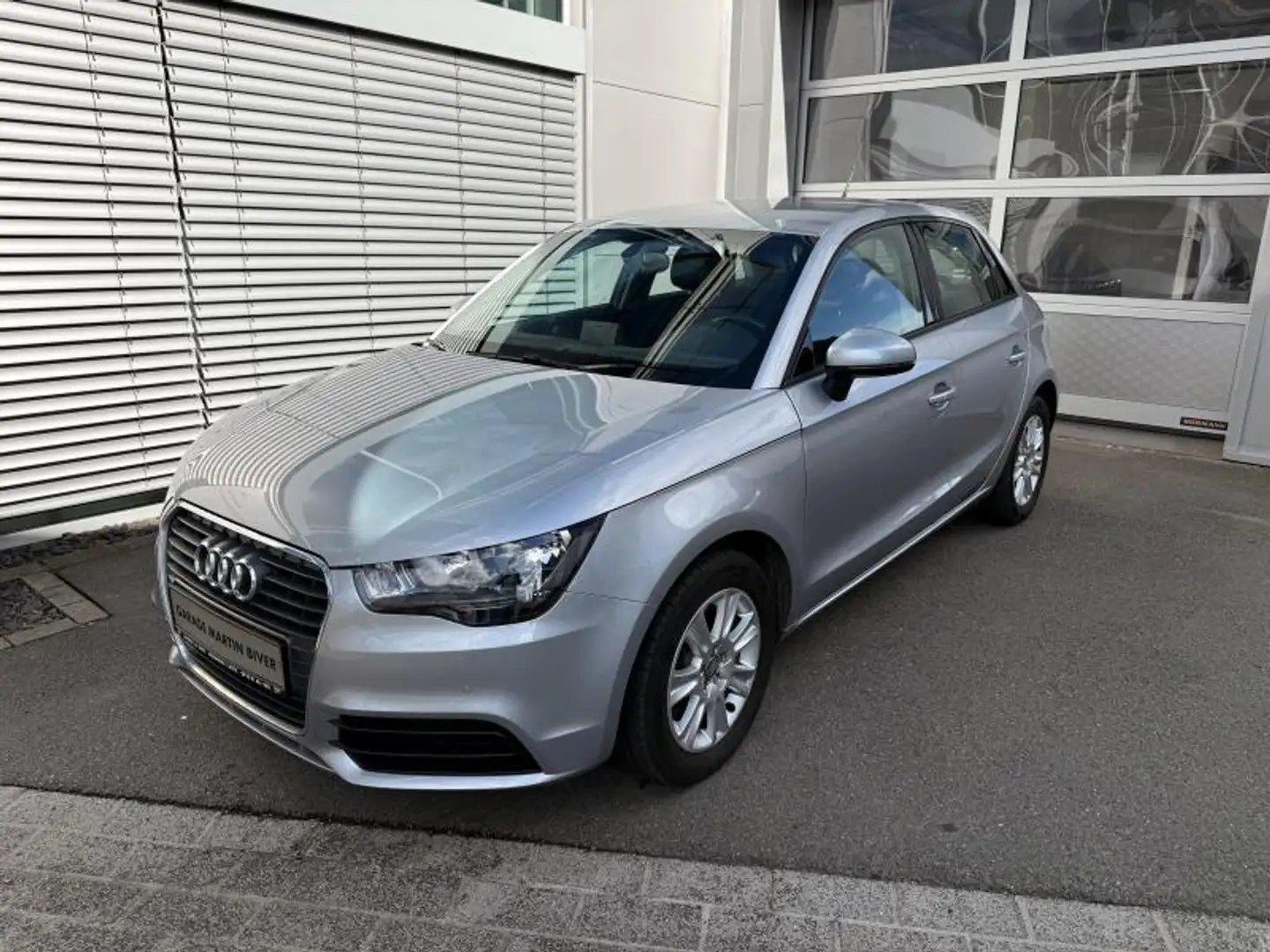 Audi A1 Sportback Attraction 1.4 TFSI Argent - 1