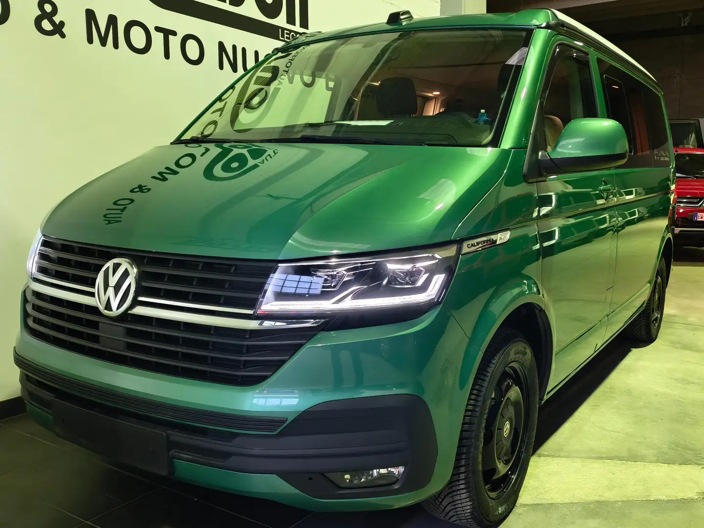 Volkswagen T6.1 California T6.1 2.0TDI 150CV DSG CALIFORNIA BEACH CAMPER Verde - 2