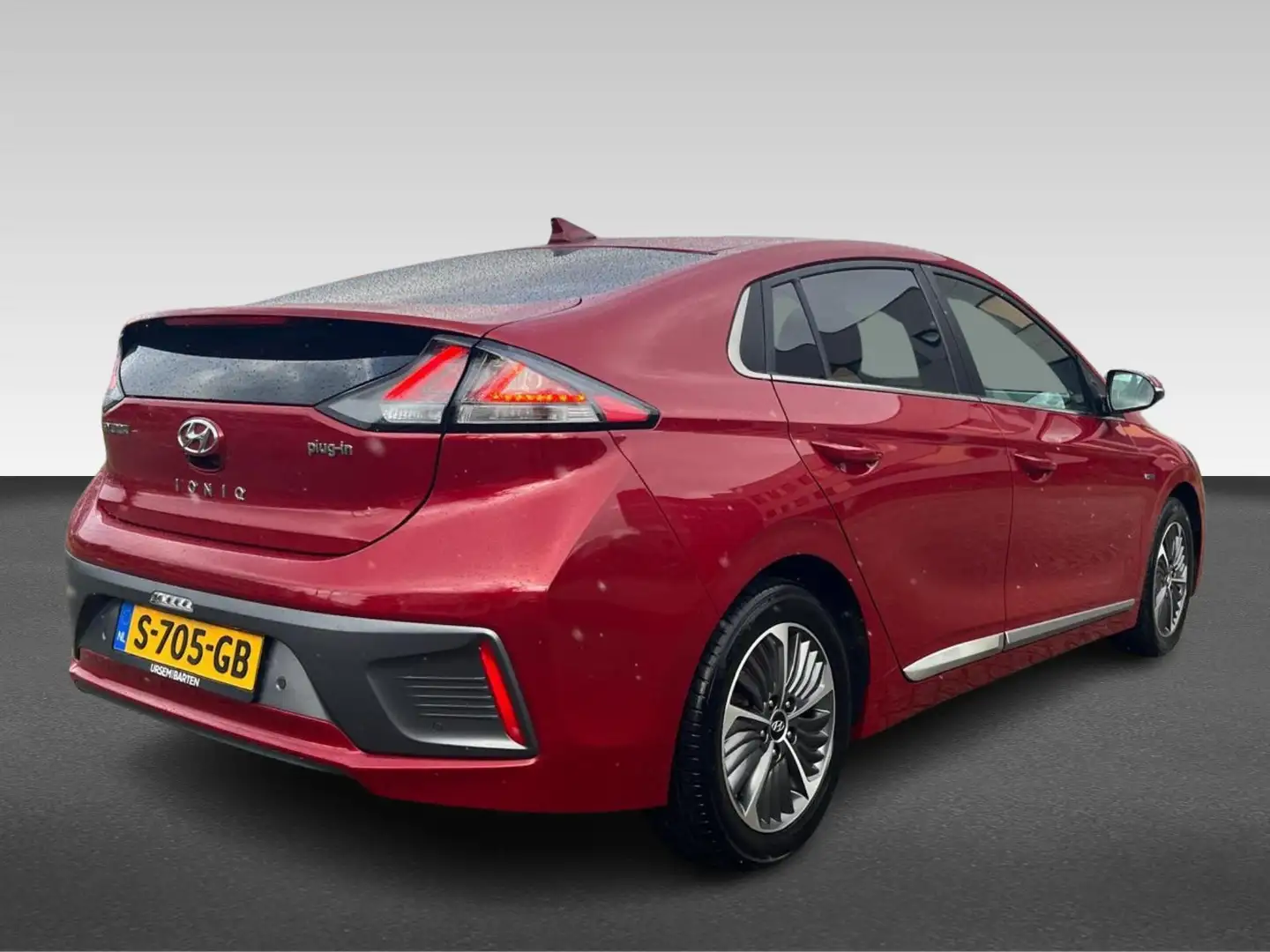 Hyundai IONIQ 1.6 GDi PHEV Premium Rood - 2
