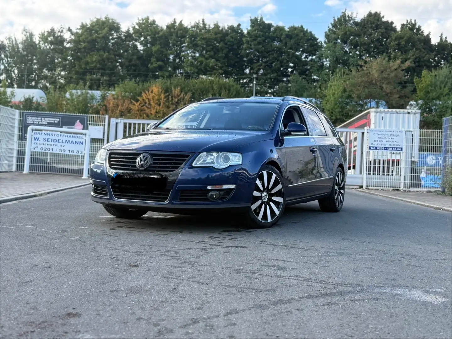 Volkswagen Passat 2.0 TDI DPF BlueMotion Technology Trendline - 1
