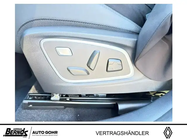 Renault Austral view 12